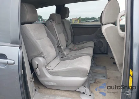 2010 Toyota Sienna Le z USA, uszkodzony, nr VIN 5TDKK4CC6AS298083